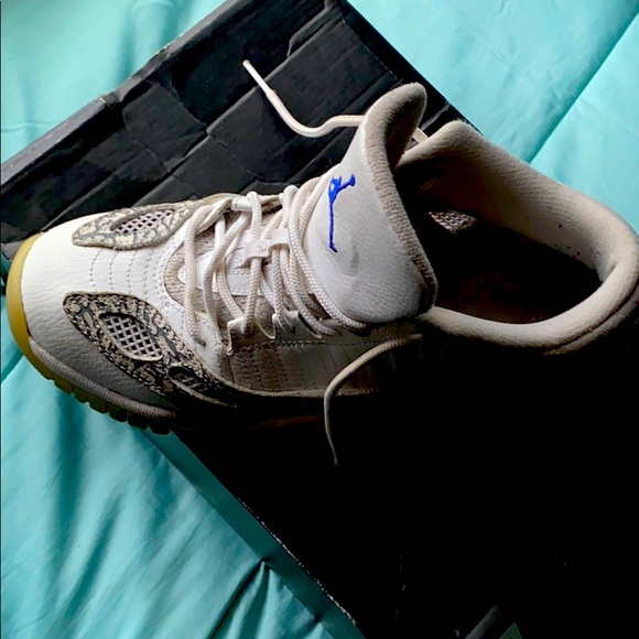 Air Jordan 11 Low- authentic in original box - Picture 3 of 6
